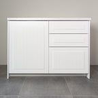 Kitchen cabinet with Hampton fronts in white lacquer, front view