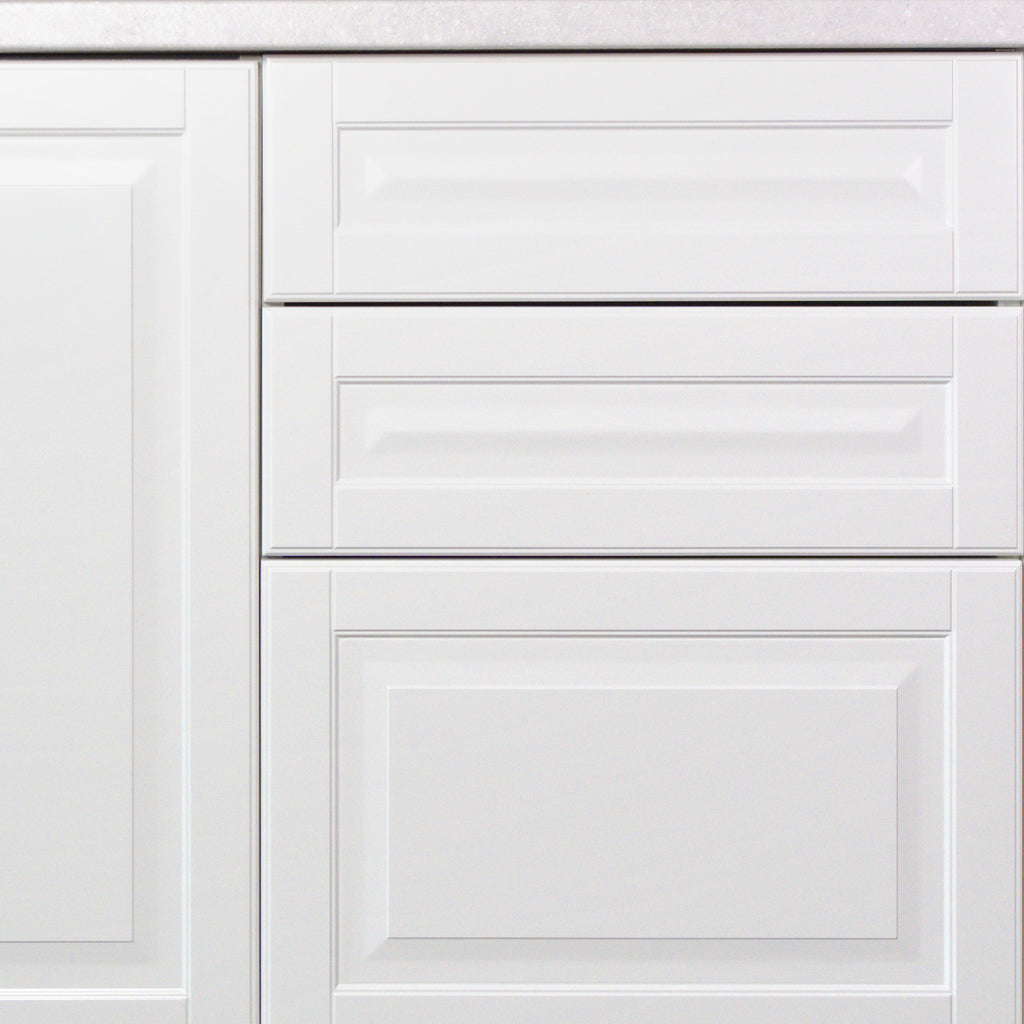 Drawers with Vienna fronts close-up, even gaps between the fronts, white lacquer
