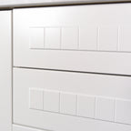 Hampton drawer fronts with short grooves on the panel, white lacquer, close-up